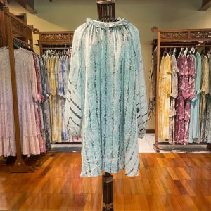 Lusia Tunik by Dian Pelangi LIMITED EDITION Baju Blouse Atasan Kemeja Blus Outfit Batik Kerja Kantor Casual Formal Pesta Pernikahan Kondangan Wanita Cantik Anggun Modis Modern Elegan Mewah Korea Model Korea Terbaru Motif Batik Abstrak Kekinian Poliester
