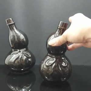 Bình Đựng Rượu Gốm Sứ 500ML Bát Tràng mẫu hồ lô nghiêng màu đen bóng - Nậm Rượu Bát Tràng cho giới sành tửu – Nậm Đựng Rượu Đẹp (L4A)