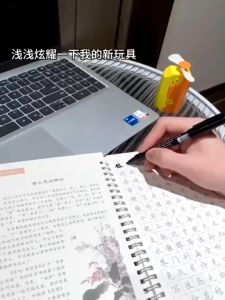 Kipas Angin Mini Genggam Handheld Robot Lucu Minifan USB Small Portable