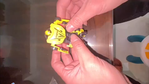 Mô hình xe ô tô biến hình robot – đồ chơi thông minh cho bé mới nhất 2025