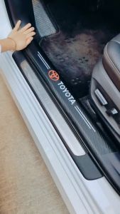 Stiker Pelindung Bahan Carbon Fiber Anti Gores Terbaru untuk Mobil Sigra