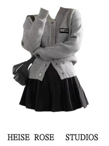 เสื้อสเวตเตอร์ถักทรงหลวมแขนยาวสำหรับผู้หญิง ฤดูใบไม้ร่วง/ฤดูหนาว 2025 ทรงหลวม ทรงสั้น ทรงเข้ารูป สไตล์วิทยาลัย แขนยาว ปกติ