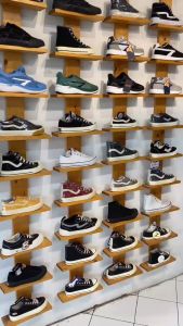 Sepatu Ventela 70s Low Black Natural Sneakers Pria Wanita