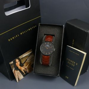 Jam Tangan Pria Wanita Kasual Strap Kulit Tahan Air