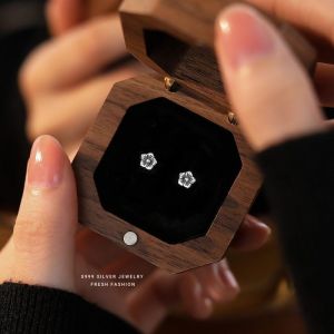 Miniature Rose Flower Earrings for Women S999 Pure Silver Simple Elegant Sweet Fresh Design Sensation Ear Jewelry