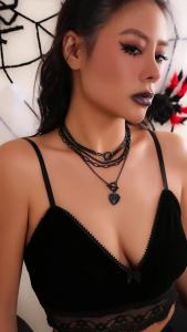 Bộ Vòng Cổ Gothic Nhiều Lớp Màu Đen Có Khóa OT Với Mặt Dây Chuyền Hình Trái Tim Đào Punk Cuban Link Dây Chuyền Xương Đòn Dành Cho Nữ IngeSight.Z