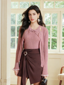 BADINA | Bộ Quần Áo Knitwear Hoa Văn Thêu Hồng Đẹp Mùa Xuân 2 Món
