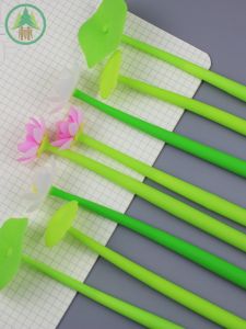 ปากกาเนื้อยางน้ำหนักเบาแบบนิ่มในรูปใบบัว ปากกาหมึกน้ำสีดำ 0.5 มม. ของขวัญสำหรับนักเรียนและผู้บริหารในออฟฟิศ