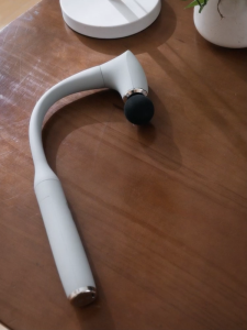 Philips Massage Gun Fascia Gun เครื่องนวดมือถือ ปืนนวด ปืนนวดพังผืด ปืนนวดไฟฟ้า เครื่องนวดกล้ามเนื้อ ด้ามจับถอดออกได้ PPM3504G/PPM7332