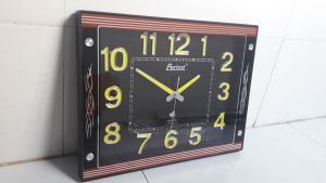 Đồng hồ treo tường hình chữ nhật PERIOD số to có dạ quang phát sáng ban đêm dễ nhìn.Kích thước 45×35cm hàng việt nam chất lượng cao phù hợp mọi không gian tô điểm cho ngôi nhà của bạn.