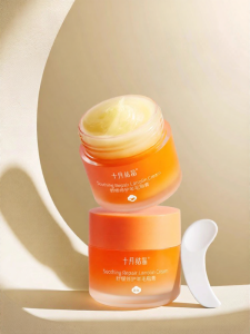 SHI YUE JIE JING | Moisturizing Nipple Balm
