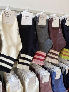 ภาษาเกาหลี เรียบง่าย บล็อกสีลายทาง ถุงเท้าถึงกลางน่อง ถุงเท้า ลำลอง สไตล์นักเรียน เด็กผู้หญิง ทุกฤดูกาล หลากหลาย ถุงเท้ายาวถึงเข่า ความหนาปกติ