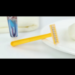 COD ที่โกนหนวด มีดโกน MAX ใบมีด 2 ชั้น ด้ามมีดโกน 1 ซองมี 5 ชิ้น ด้ามสีเหลือง อุปกรณ์กำจัดขน ใบมีดโกน และด้าม