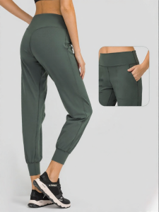 Naked-Feel Lifting Loose Nine-Parts Sports Trousers