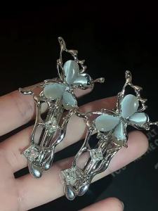 ★Y2K Irregular Liquid Metal Hairpin Butterfly Zircon Hair Clips Girl Fashion Silver Bang Clip For Women Hair Accessories