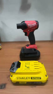 (032) STL20MIL อะแดปเตอร์ สําหรับแบตเตอรี่จากแบต Stanley Fatmax / Carftmanไปใช้เครื่องมือ Milwaukeecm18 18v ได้เลย