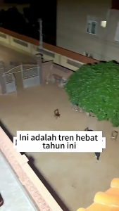 LUUGA Beli 1 Gratis 1 2000W Lampu Jalan Tenaga Surya Luar Ruangan Tahan Air Lampu Sorot Lampu LED Tenaga Surya dengan Panel Surya