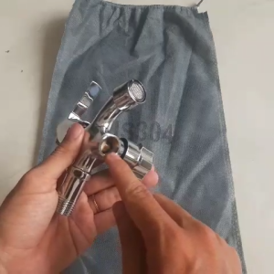 CỦ SEN TẮM LẠNH LÕI THAU CHẤT LIỆU HỢP KIM THÉP KHÔNG GỈ MẠ CROM SÁNG BÓNG