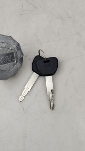 [READY STOCK] Isuzu Elf NPR NHR NKR NQR HICOM 2.8 4.3 MTB Perkasa MTB140 MTB150 Fuel Tank Cap Penutup Minyak Diesel