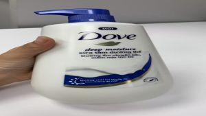 Sữa tắm Dove dưỡng ẩm xanh đậm 900g