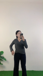 ชุดเซ็ตสองชิ้นเทรนด์ใหม่ เสื้อถัก คอวีไขว้ ใส่ไปทำงานได้