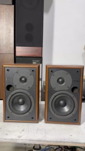 Bán cặp loa Nghe Nhạc Booksheolf Onkyo D-102A Hàng Đấu Mạng về chất âm cực kỳ sạch sẽ chi tiết zá bán 2tr6 mua ip shop