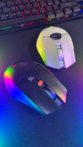 ASTON เมาส์เล่นเกมไร้สายบลูทูธ 2.4G พร้อมหน้าจอสมาร์ทพร้อมปุ่มปิดเสียงแบบดูอัลโหมด เมาส์สำหรับสำนักงานสำหรับพีซี แล็ปท็อป แท็บเล็ต โน้ตบุ๊ก