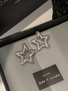 CAFFTI | Sparkling Star Diamond Earrings