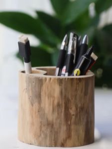 ที่ใส่ปากการากไม้ กล่องใส่ปากกาไม้ กล่องใส่เครื่องเขียน ที่เสียบปากกา ที่เสียบดินสอไม้ จัดส่งฟรี LuckyThailand