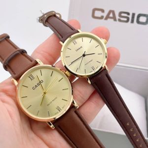 Watch Wow นาฬิกาแฟชั่น สายหนัง มีให้เลือก 2 ขนาด ดีไซน์คลาสสิค ใส่ได้ทุกโอกาส ( แถมฟรี กล่องกระดาษ )