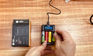 รางชาร์จยนี DN4 ที่นิยมขึ้นชาร์จ 1.2V-1.5V นิยม 1200mAh/600mAh ชาร์จถ่าน AA/AAA ที่นั้น