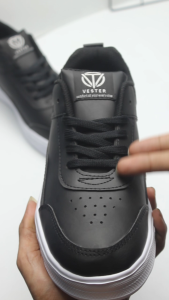 VESTER Sepatu Hitam Putih Pria Wanita Sneakers Casual Hikari Size 39 - 43