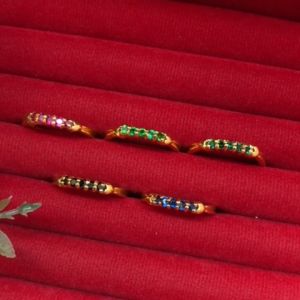 ชุดเครื่องสำอางแหวนทองฝังพลอย สีเขียว ไพลิน ดำ ชมพู ชุบทอง งานสวย ใส่เสริมบารมี ใส่ได้ทุกโอกาส ใส่อาบน้ำได้