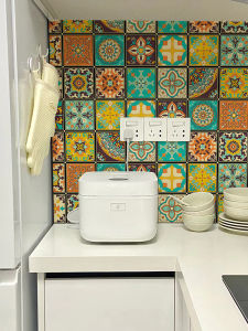 Thickened Oil-Resistant Waterproof Kitchen Wall Stickers Self-Adhesive Bathroom Balcony Anti-Slip High-Temperature Resistant Tile Stickers