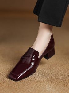 2025 New Retro Square Head Burgundy Thick Heel Loafers Commuter French Style Soft Leather Deep Mouth Single Shoes Women