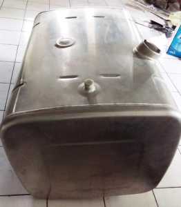 Tangki Penampung Solar Shacman Tangki Solar Fuel Tank Truck China DZ91124552780
