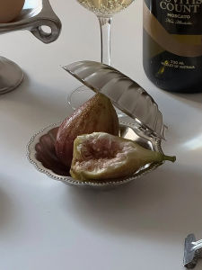 1pcs Retro French 304 Stainless Steel Shell Storage Box Butter Dessert Fruits Box Jewelry Ornament Storage Box Jewelry Storage