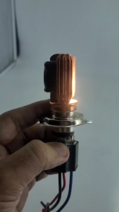 หลอดไฟหน้า LED สำหรับมอเตอร์ไซค์ RTD RAYTON รุ่น M11M ขั้ว H4 กระแสไฟ 9-85V DC กำลังไฟ 20W มีพัดลม (1ชิ้น) โดย Xmsr