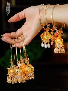 Elegant Ancient Chinese Style Bracelet with Glowing Tassel Lantern: A Versatile Everyday Wear Women's Jewelry Accessory