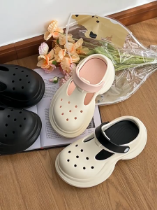 Soft Cloud Urusan wanita terbaru sepatu lubang musim panas sepatu pantai yang nyaman dan tidak licin
