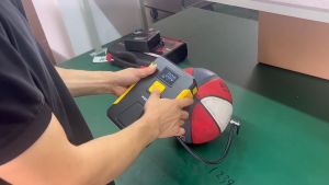 FOXSUR 2IN1 เครื่องจั๊มสตาร์ทรถยนต์ ปั๊มลมในตัว จั๊มแบตรถยนต์ มอไซค์ กระบะ ที่ชาร์จแบต (แบบพกพา)