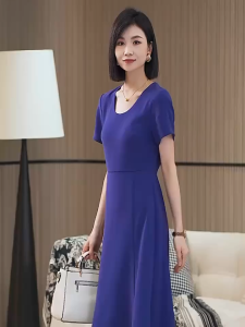 ĐẦM XÒE XANH COBAN TAY NGẮN CỔ RỘNG CÔNG SỞ TỐI GIẢN