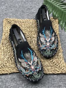 Elegant Embroidered Dragon Pattern Flat Heel Mens Canvas Shoes Breathable Low Cut Spring Summer Beijing Style Floral Cloth Shoes