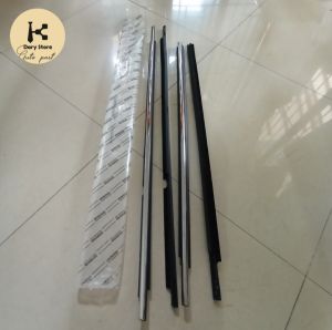 Pelipit Karet Kaca Luar Mobil Innova Crome 2004-2014 Original