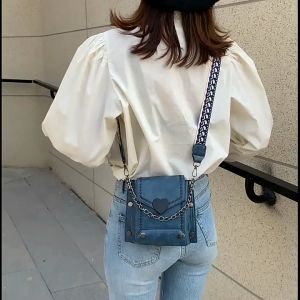New Small Sling Bag Women Korean Version Fashion Retro Crossbody Bag