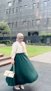 Rok Plisket Wanita Polos Pinggang Elastis - Gaya Korea Elegan