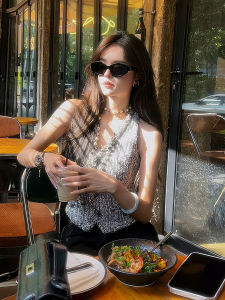 เสื้อกั๊กผ้าขนหนูสไตล์ฝรั่งเศสย้อนยุค แขนกุด คอวี กระดุม ทรงเข้ารูป ฤดูร้อน 2024 เสื้อผ้าทำงานผู้หญิง แฟชั่นลำลอง