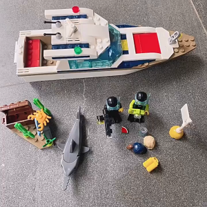 Đồ chơi lắp ráp thành phố - Mô Hình Thuyền Lặn Khám Phá Đại Dương 11221