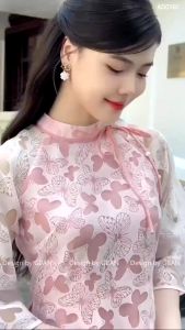 Áo Dài Cách Tân Tơ Voan Họa Tiết Bướm In Chìm Maya Áo Dài Dáng Ôm Cổ Cao Dự Tiệc Xinh