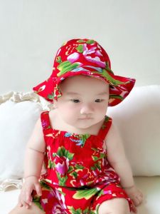 Cotton Life Baby ชุดฤดูร้อนน่ารัก Quirky Northeast Big Flower Baby Dungaree พร้อมสายรัดแขนกุดเส้นใยโพลีเอสเตอร์